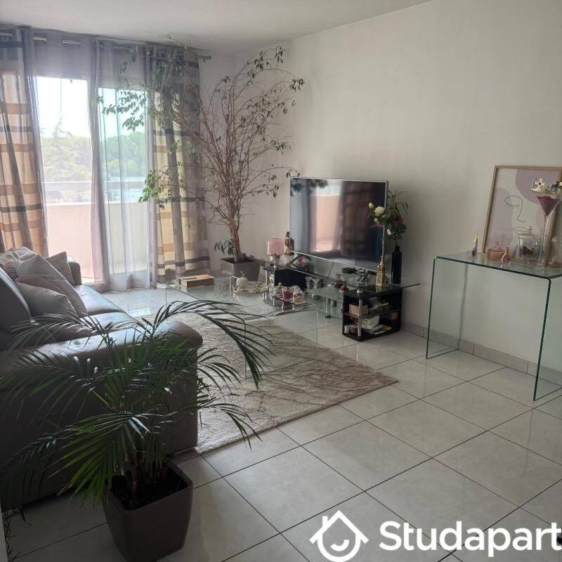 1 pièce 12 m² · à Nice · 12 m² · 1 100 €