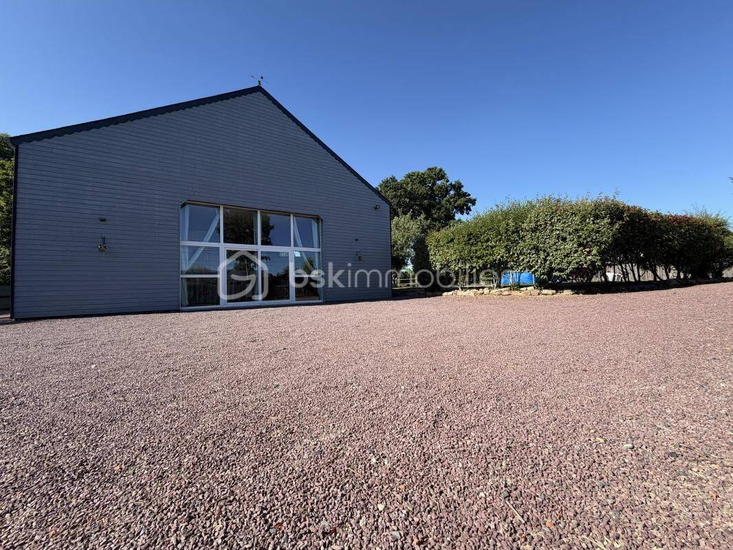 Maison 8 pièces 192 m² · à Sainte-Marguerite-d'Elle · 192,3 m² · 299 500 €