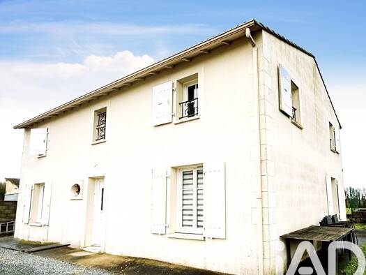 Maison à vendre 210 000 € 7 pièces 6 chambres 152 m² 1 100 m² de terrain Celles-sur-Belle 79370