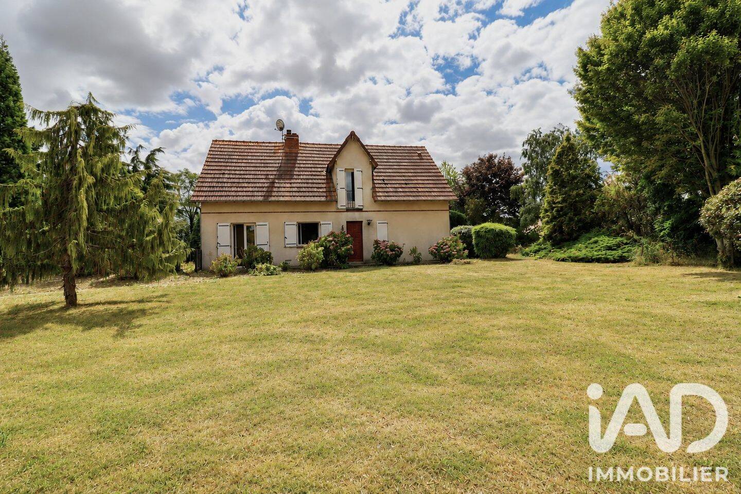 Maison 6 pièces 148 m² · à Ouerre · 148 m² · 312 000 €