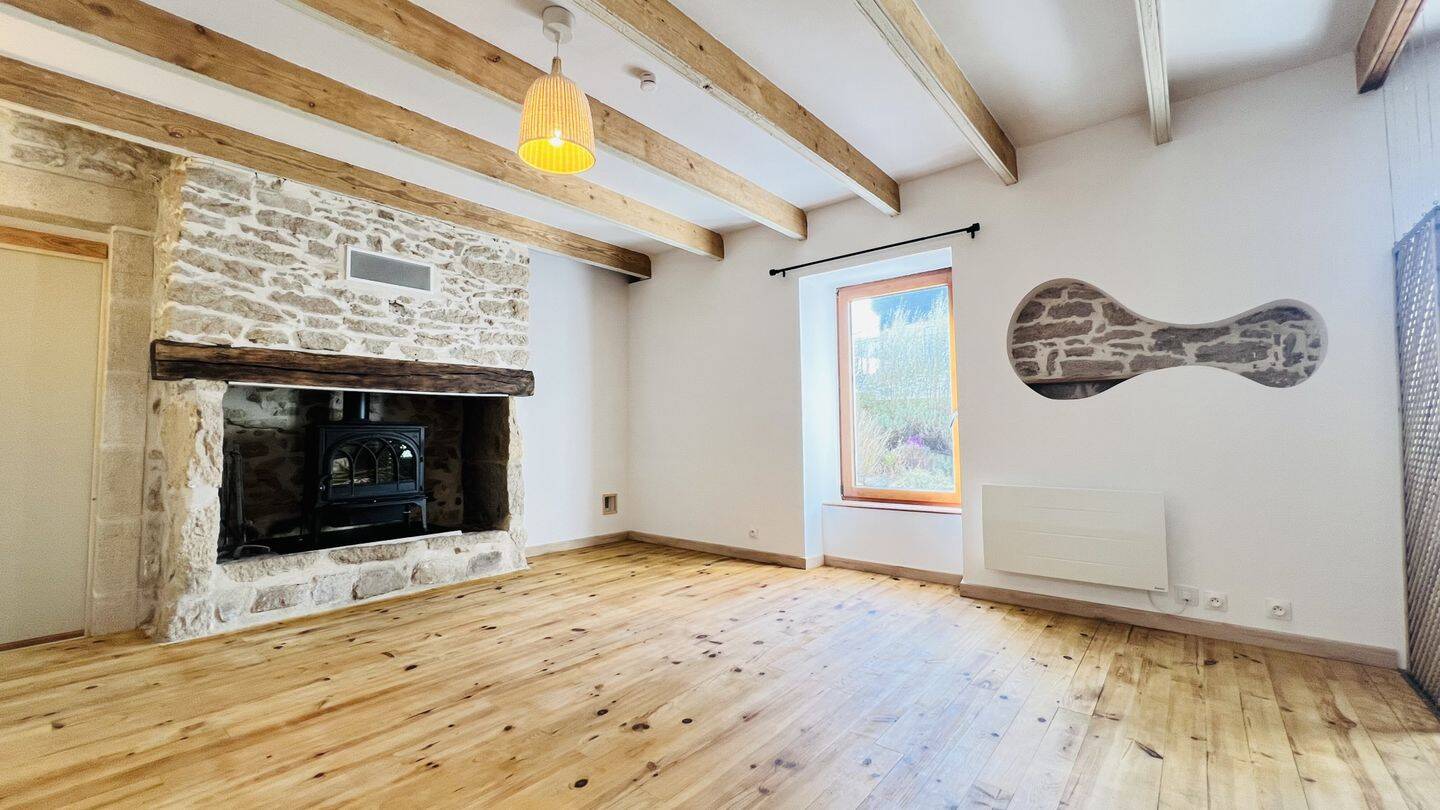 Maison 4 pièces 98 m² · à Plozévet · 97,6 m² · 950 €