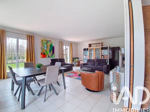 Maison à vendre 369 000 € 7 pièces 5 chambres 167 m² 1 268 m² de terrain Luynes 37230