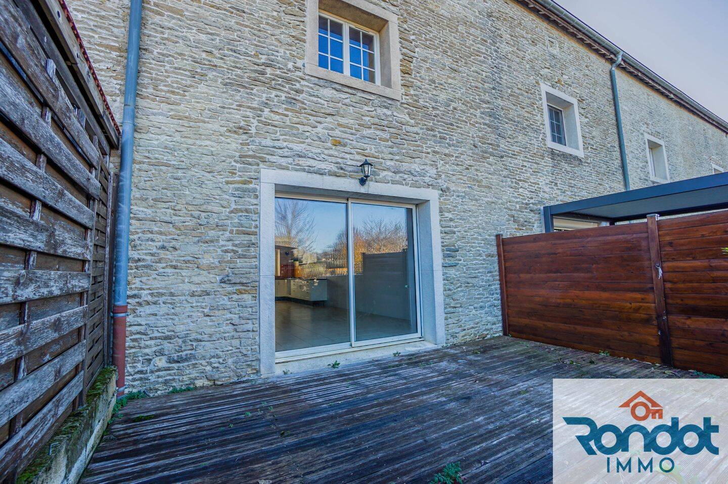 Maison 6 pièces 130 m² · à Marsannay-le-Bois · 130 m² · 240 000 €