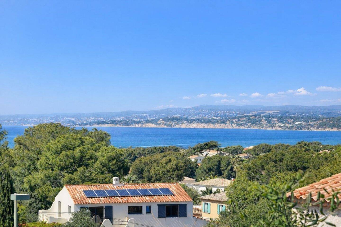 Maison 7 pièces 240 m² · à Six-Fours-les-Plages · 240 m² · 980 000 €