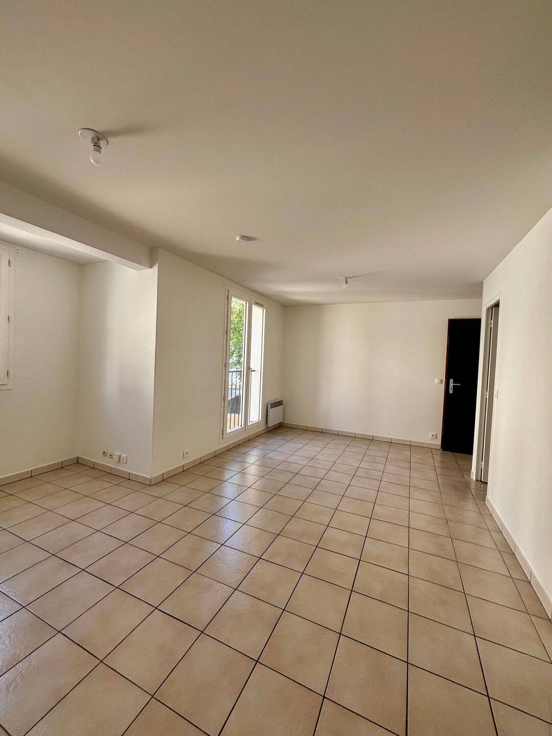 Appartement 1 pièce 30 m² · à Corbeil-Essonnes · 30,5 m² · 518 €