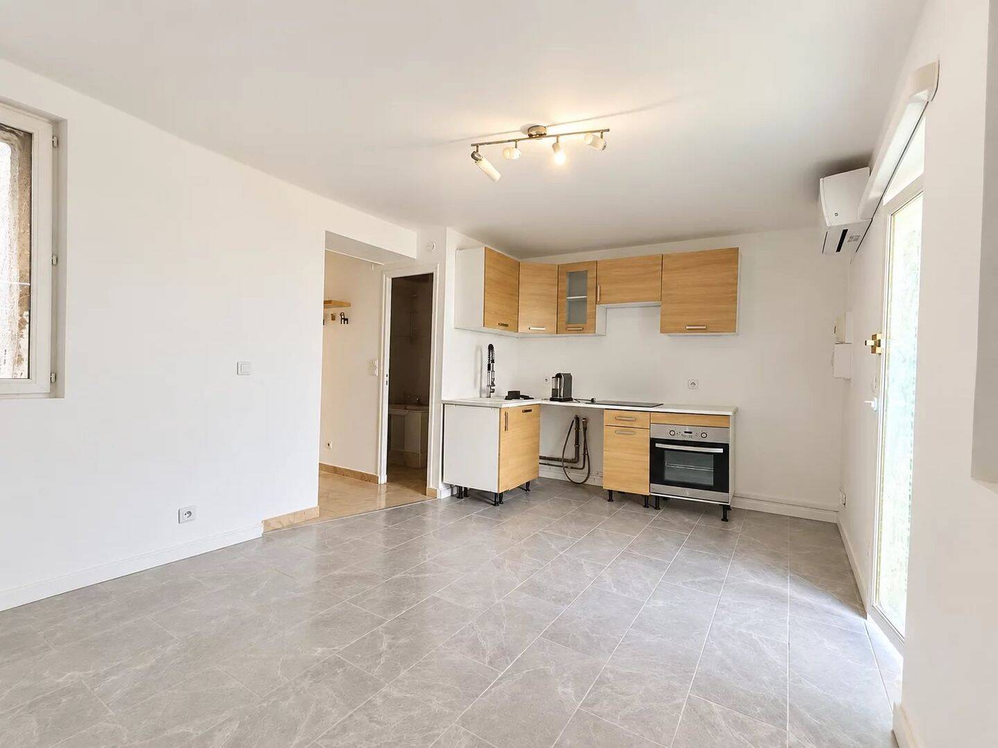 Appartement 1 pièce 25 m² · à Corbeil-Essonnes · 25 m² · 660 €/mois