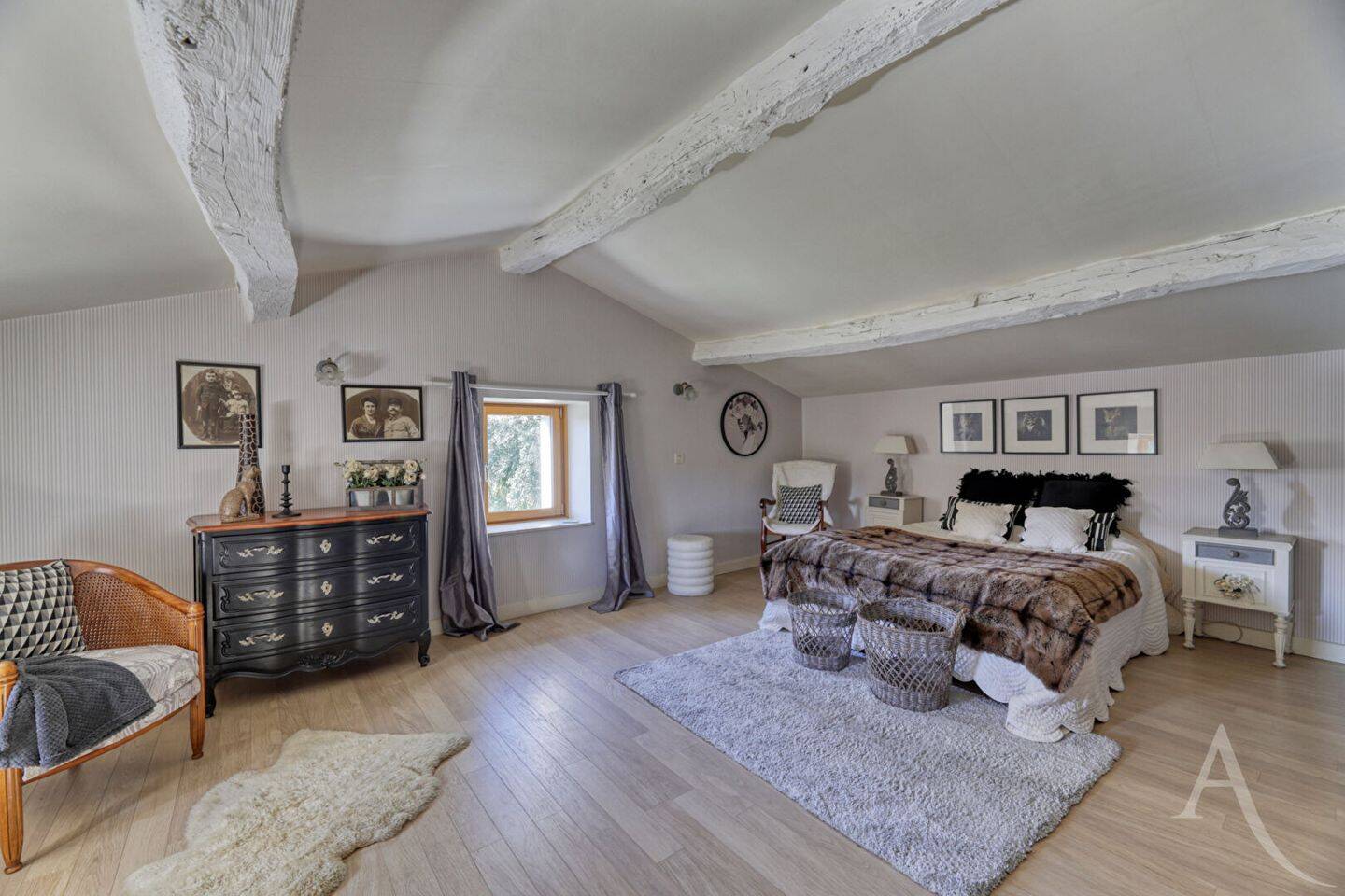 Maison 8 pièces 241 m² · à Montaigu-Vendée · 241 m² · 787 500 €