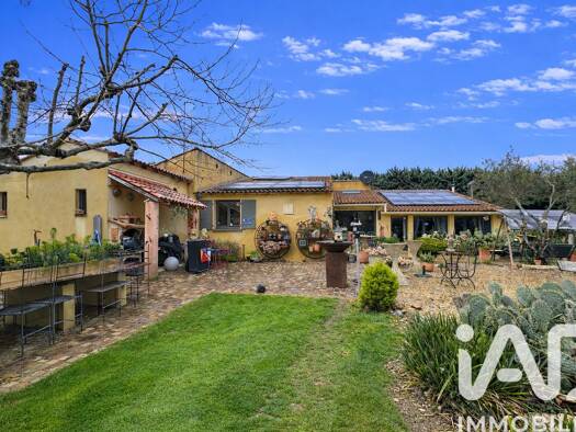 Maison à vendre 659 000 € 7 pièces 4 chambres 210 m² 5 000 m² de terrain Sud Le Thor 84250