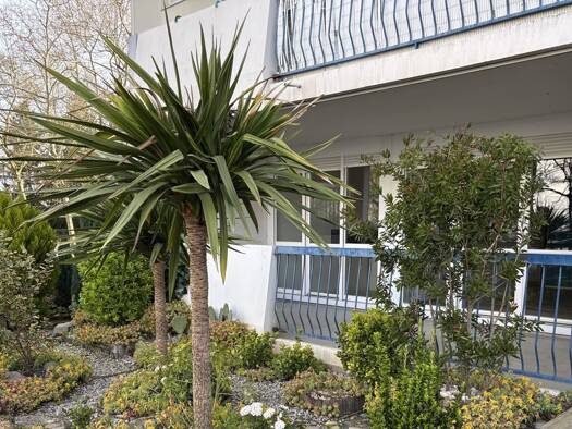 Appartement à vendre 150 000 € 4 pièces 3 chambres 91 m² RDC Saint-Priest 69800