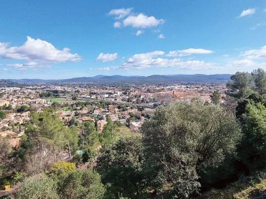 Maison à vendre 644 800 € 4 pièces 3 chambres 180 m² 6 000 m² de terrain Solliès-Ville 83210