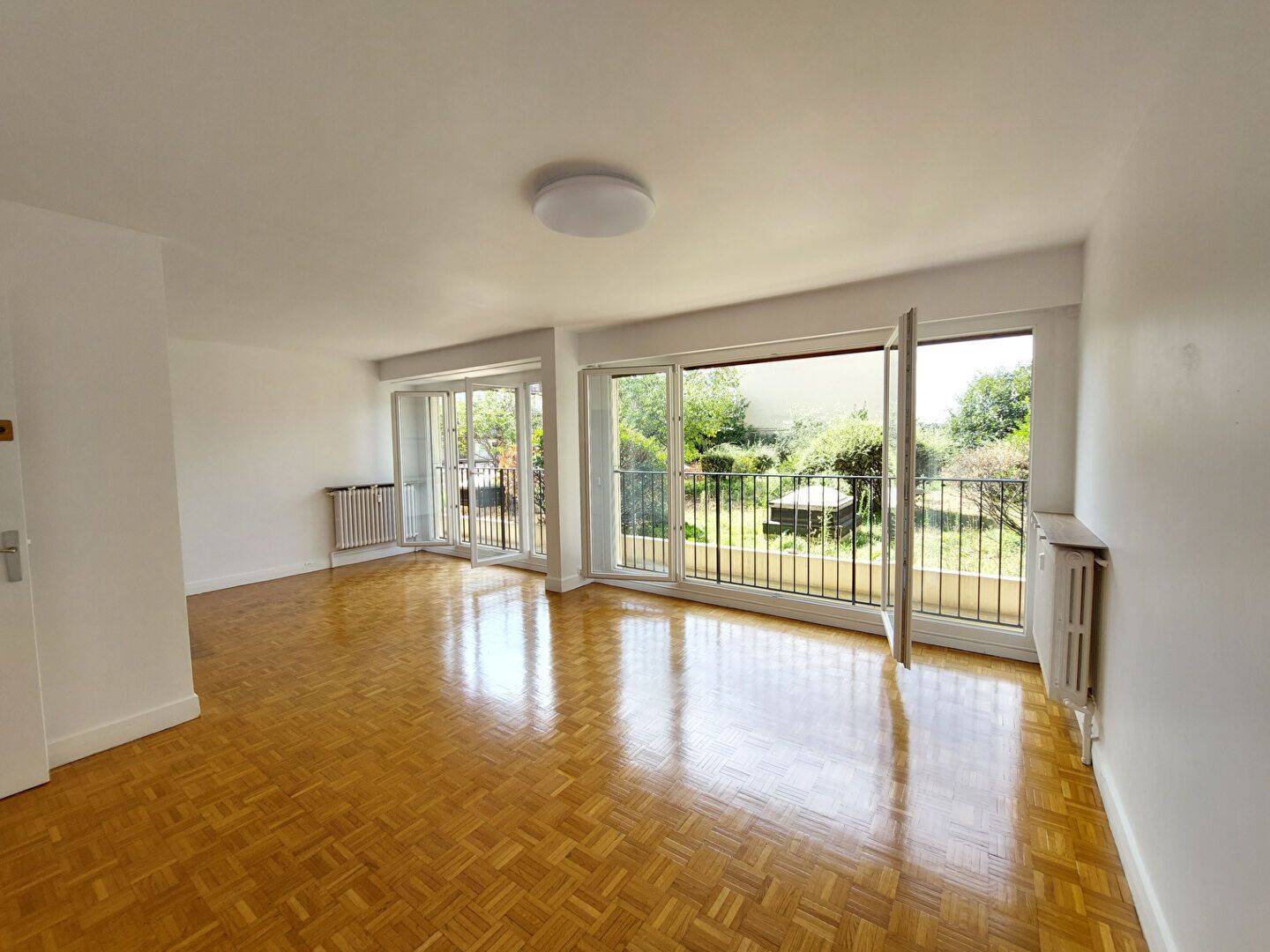 Appartement 1 pièce 43 m² · à Paris 19ème Arrondissement · 43 m² · 1 370 €/mois
