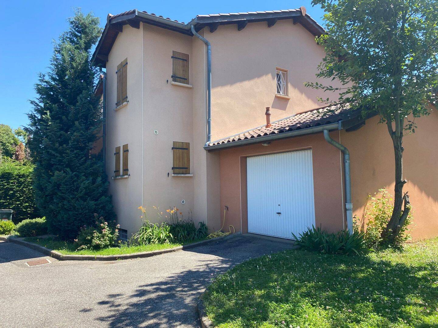 Maison 5 pièces 143 m² · à Sainte-Foy-lès-Lyon · 142,6 m² · 2 825 €