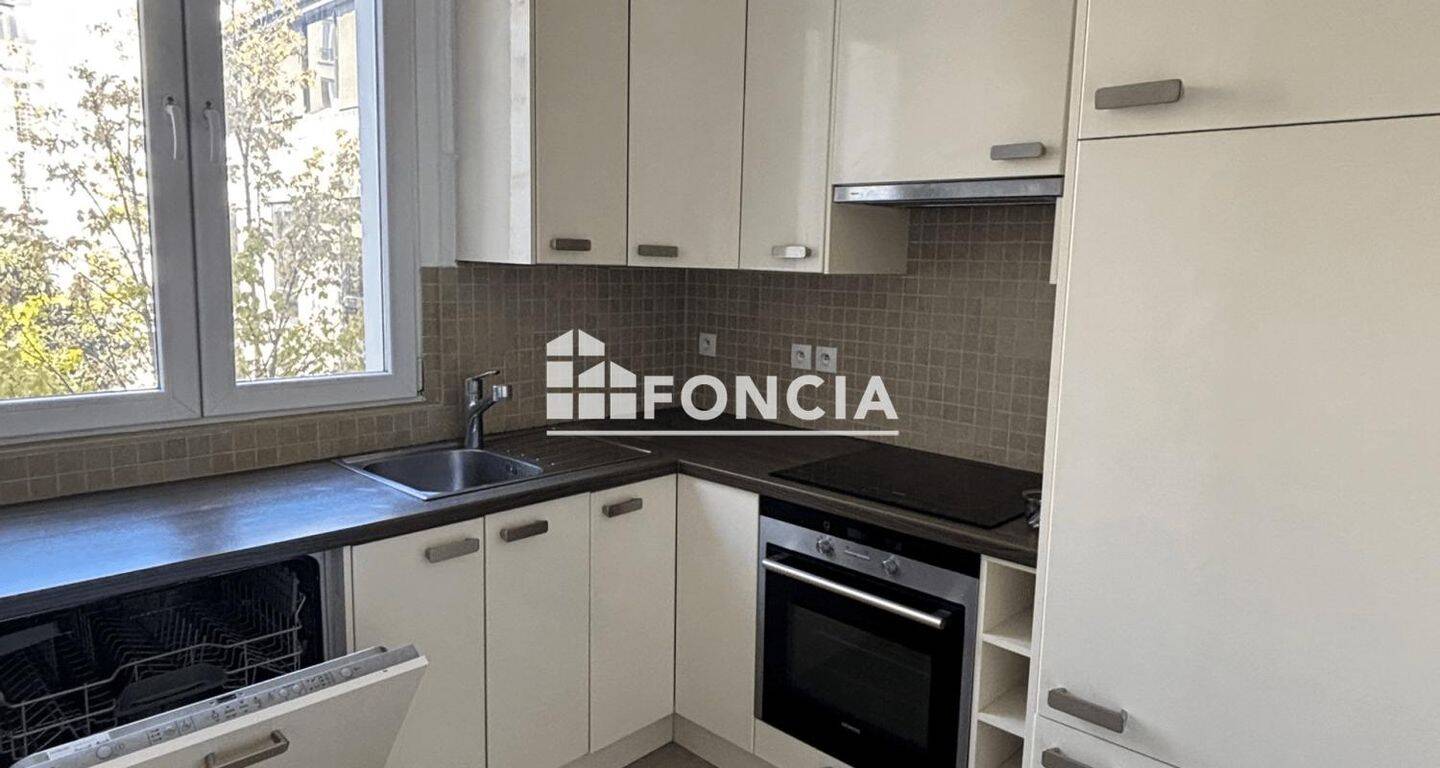 Appartement 2 pièces 65 m² · à Levallois-Perret · 65,2 m² · 2 025 €