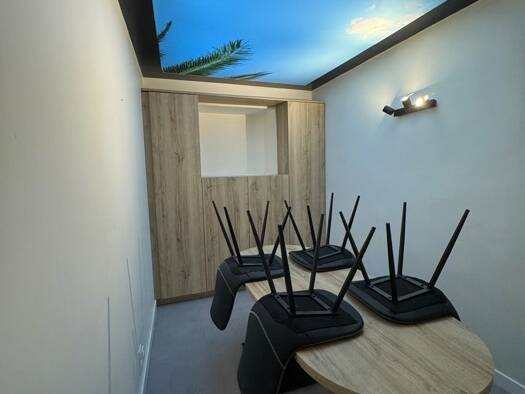 Espace bureau à louer 1 912 € 120 m² de bureaux divisible jusqu'à 120 m² Saint-Jean-de-Luz 64500