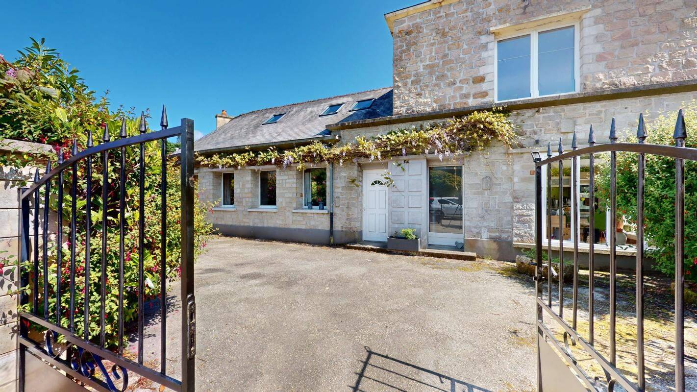 Maison 8 pièces 273 m² · à Cherbourg-en-Cotentin · 273 m² · 378 000 €
