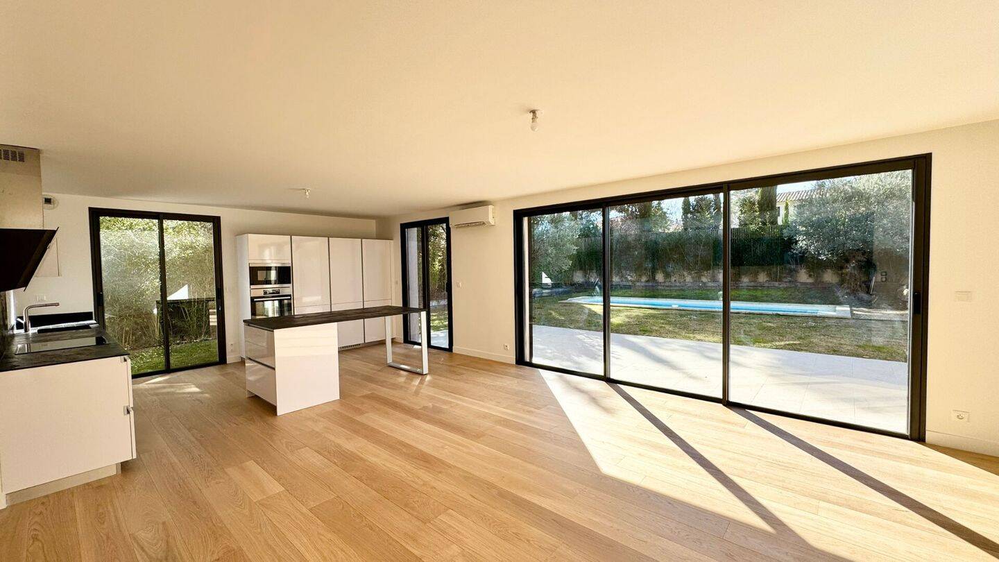 Maison 5 pièces 173 m² · à Aix-en-Provence · 173 m² · 4 500 €/mois