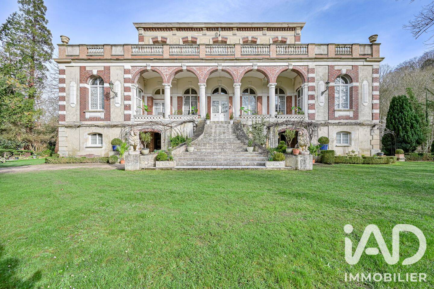 Maison 9 pièces 550 m² · à Val-de-Reuil · 550 m² · 1 390 000 €
