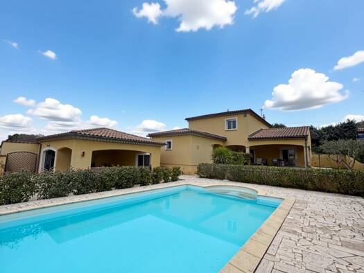 Pavillon à vendre 667 000 € 5 pièces 4 chambres 180 m² 911 m² de terrain Montfrin 30490