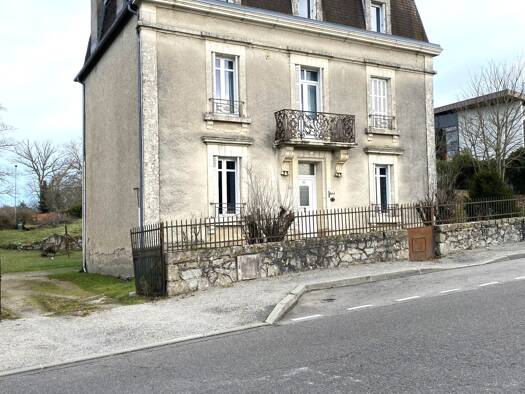 Maison à vendre 247 000 € 7 pièces 5 chambres 243 m² 2 259 m² de terrain Nexon 87800