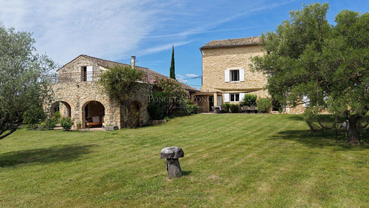 Maison 14 pièces 500 m² · à Goudargues · 500 m² · 1 375 000 €
