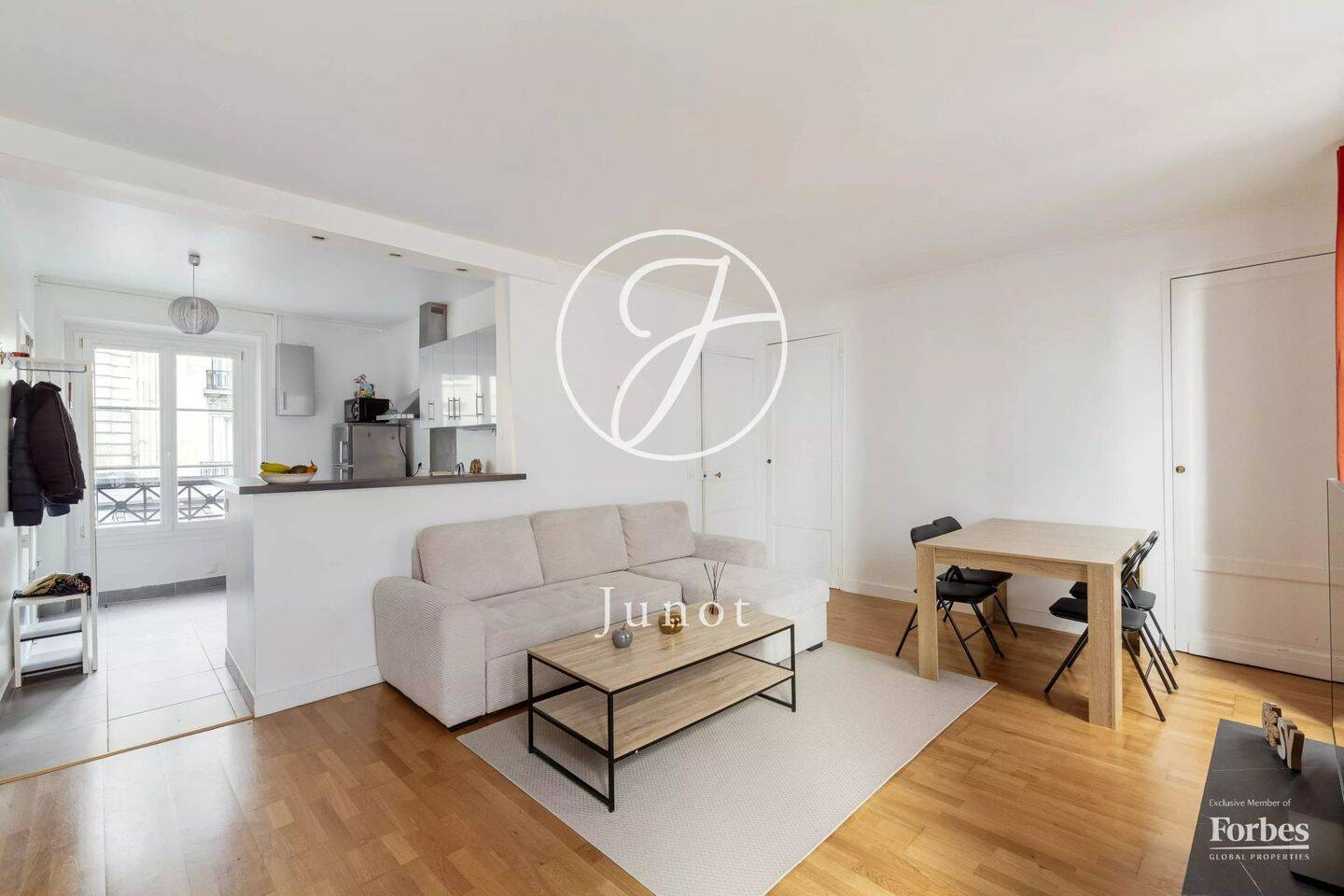 Appartement 3 pièces 56 m² · à Paris 8ème Arrondissement · 56,4 m² · 680 000 €