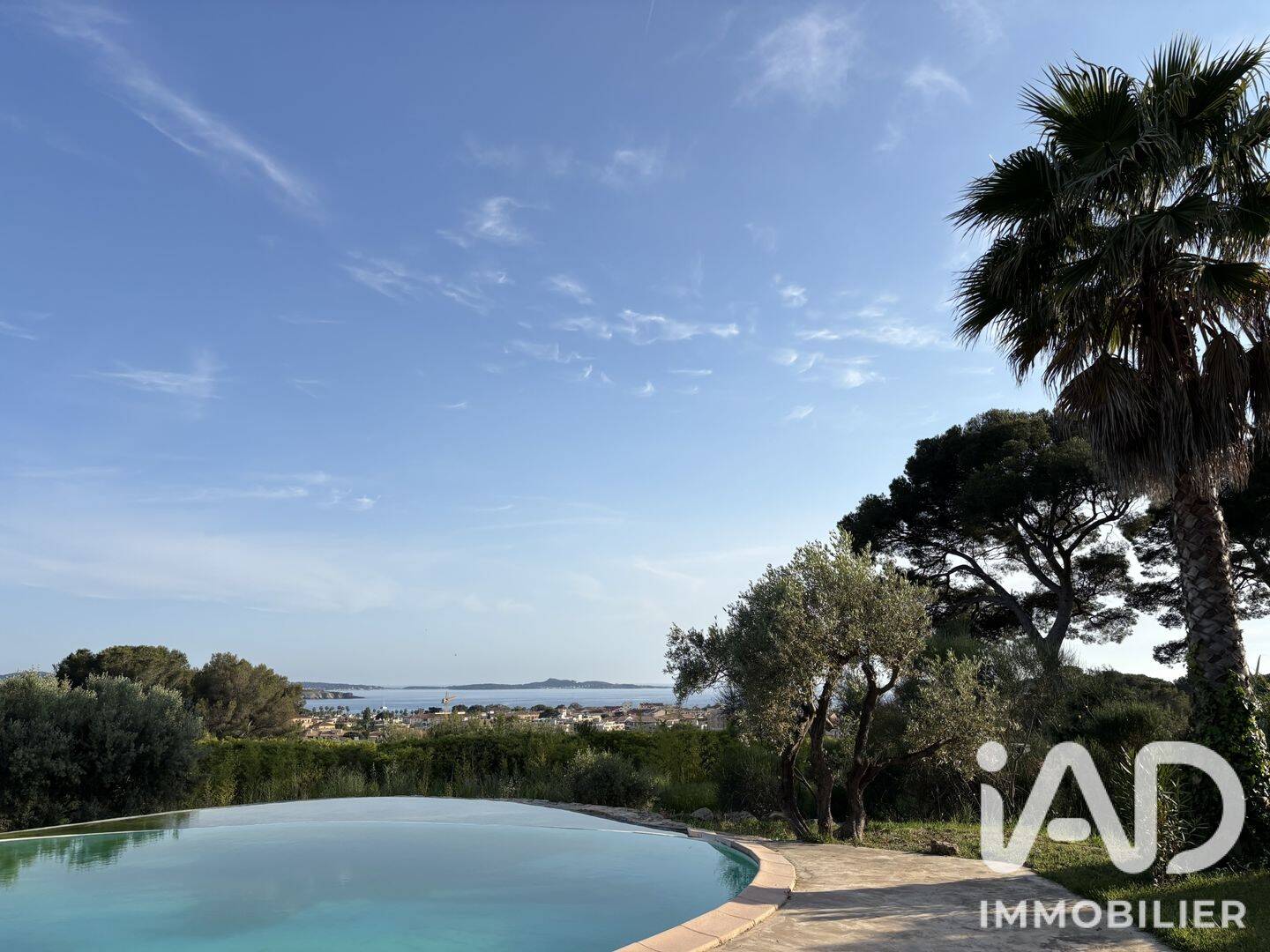 Maison 10 pièces 308 m² · à Sanary-sur-Mer · 307,8 m² · 1 790 000 €