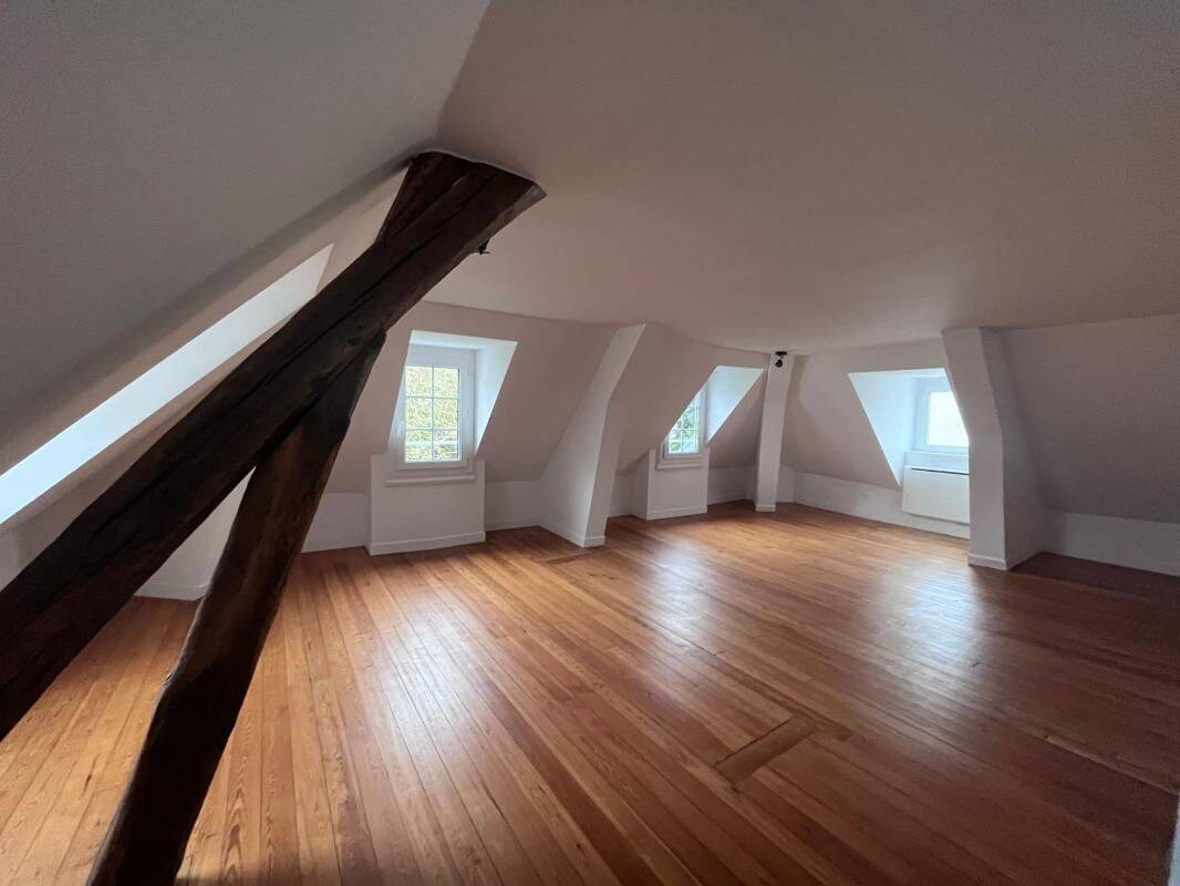 Appartement 4 pièces 84 m² · à Compiègne · 84,3 m² · 1 150 €