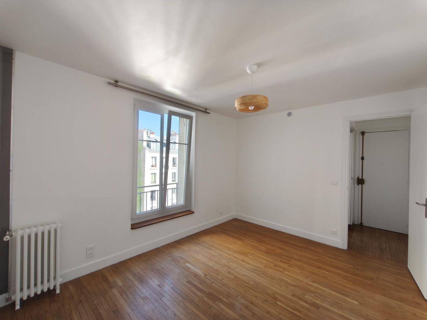 Appartement 1 pièce 27 m² · à Paris 14ème Arrondissement · 26,9 m² · 1 060 €