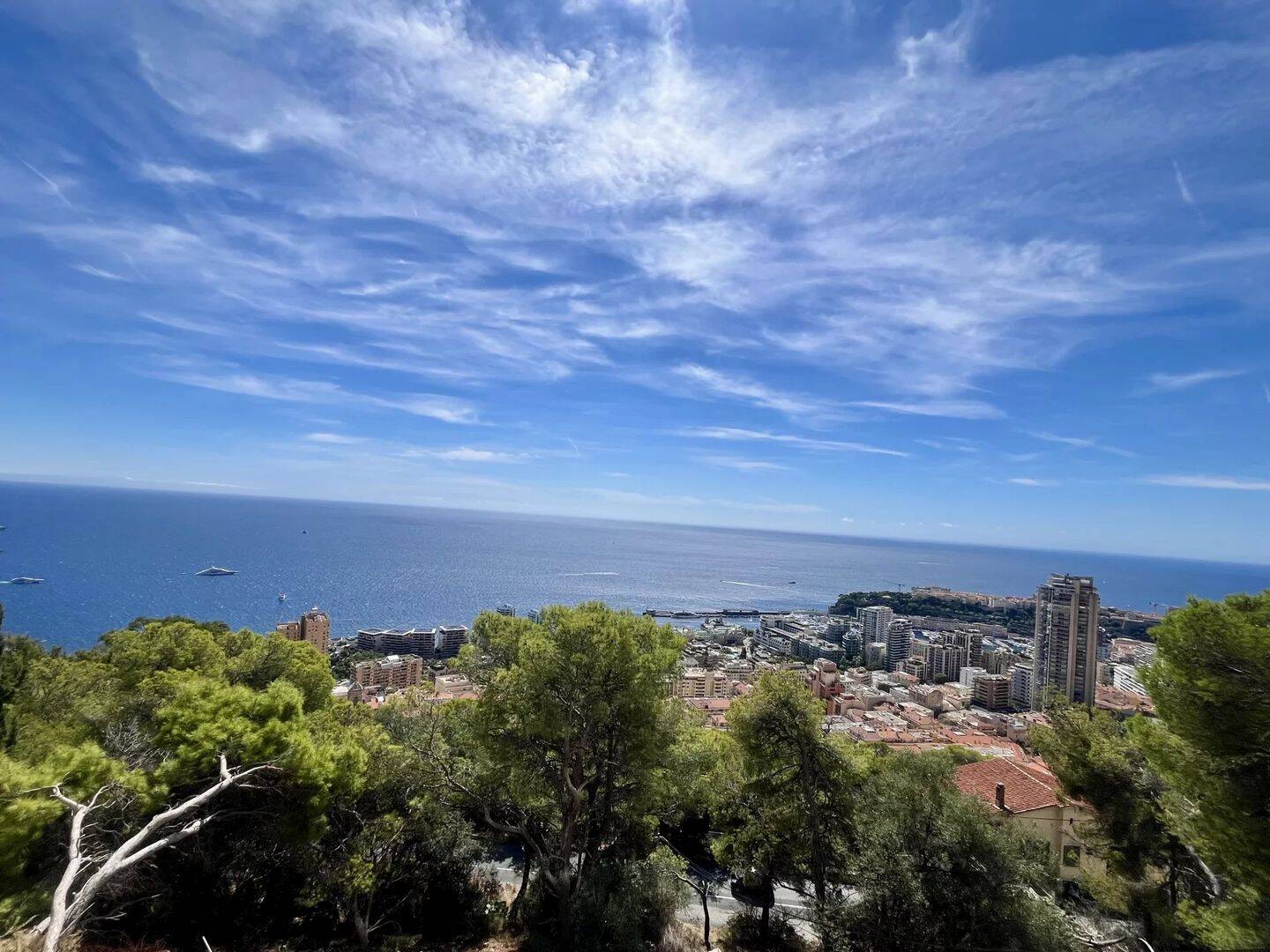 Appartement 2 pièces 50 m² · à Beausoleil · 49,6 m² · 2 350 €/mois