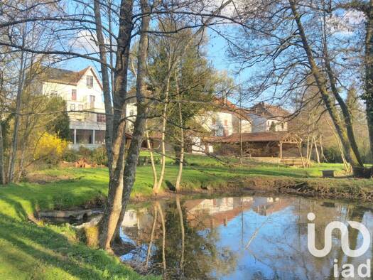 Demeure à vendre 399 000 € 11 pièces 8 chambres 236 m² 3 964 m² de terrain Rioz 70190