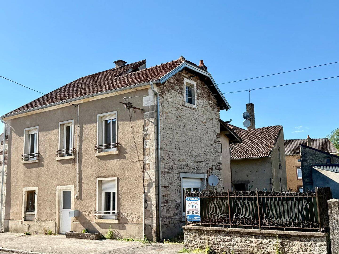 Maison 4 pièces 121 m² · à Aillevillers-Et-Lyaumont · 121 m² · 64 800 €