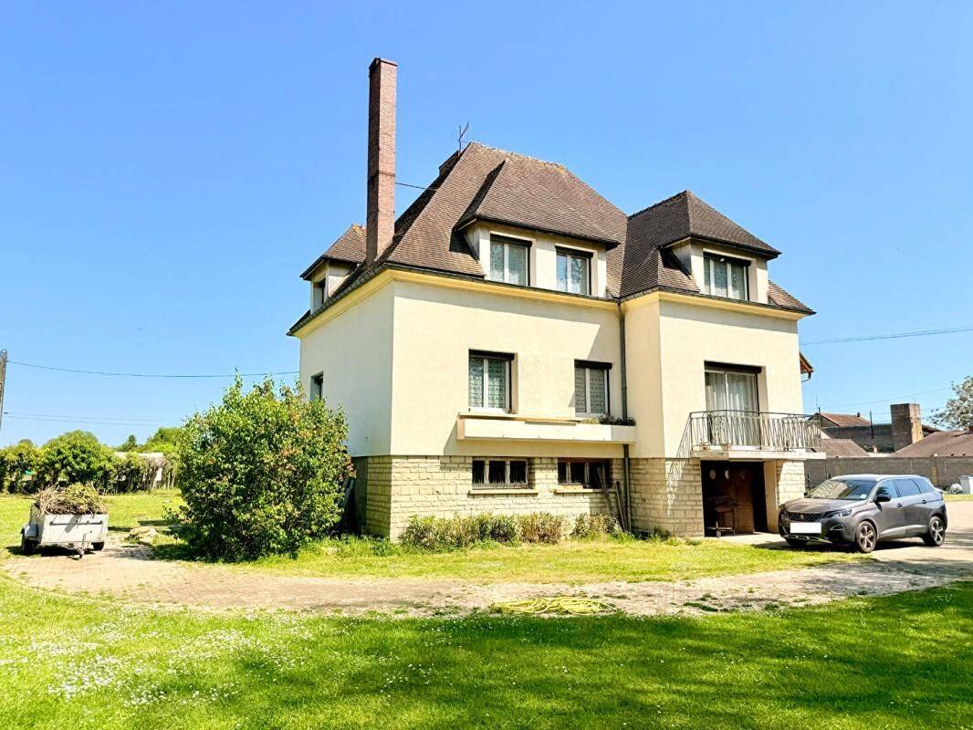 Maison 10 pièces 220 m² · à Brienon-sur-Armançon · 220 m² · 239 000 €