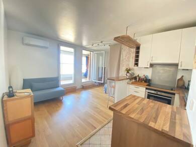 Appartement à vendre 365 000 € 1 pièce 42 m² Sous le toit, Étage 8/8 Olympiades-Choisy Paris 13ème 75013