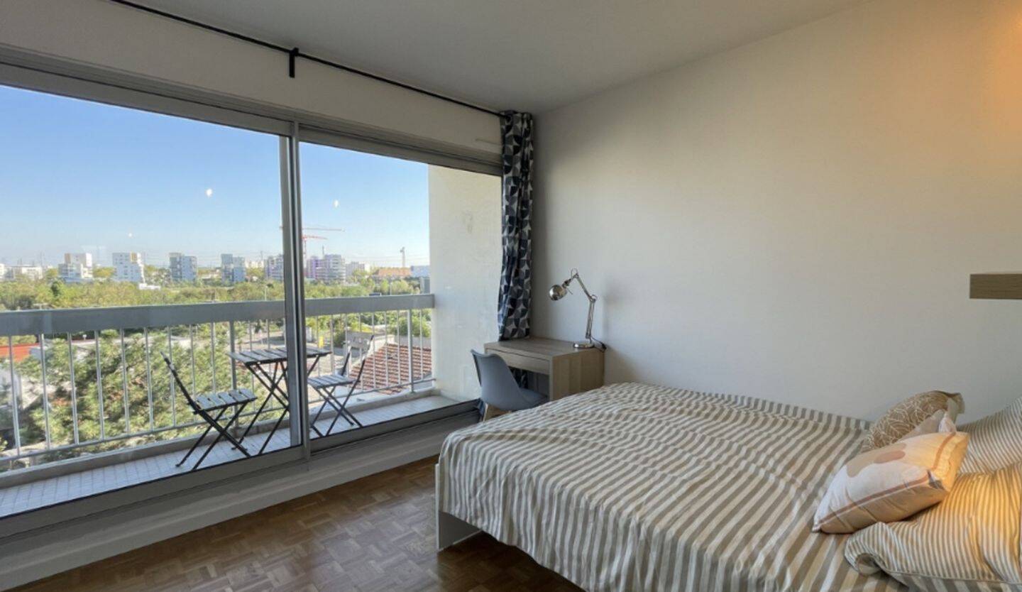 6 pièces 90 m² · à Lyon 8ème Arrondissement · 90 m² · 500 €/mois