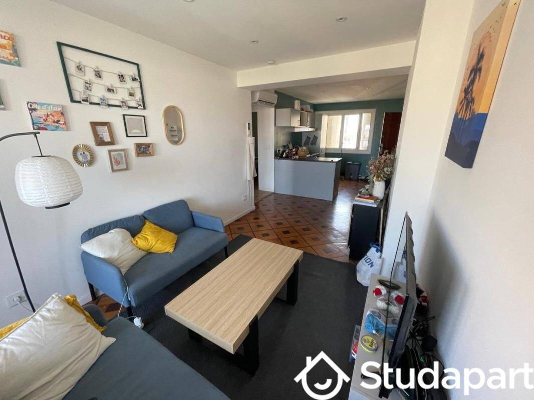 1 pièce 12 m² · à Toulon · 12 m² · 550 €/mois