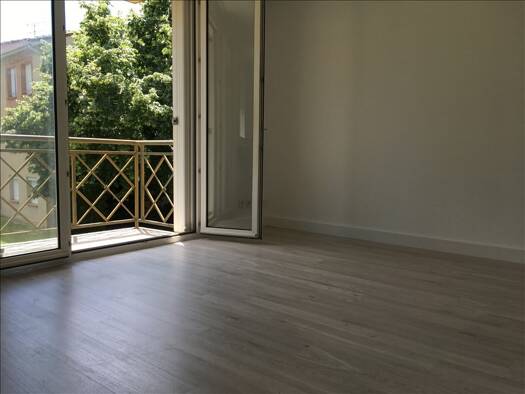 Appartement à louer 535 € 1 pièce 32 m² Étage 1/3 Croix-daurade Toulouse 31200
