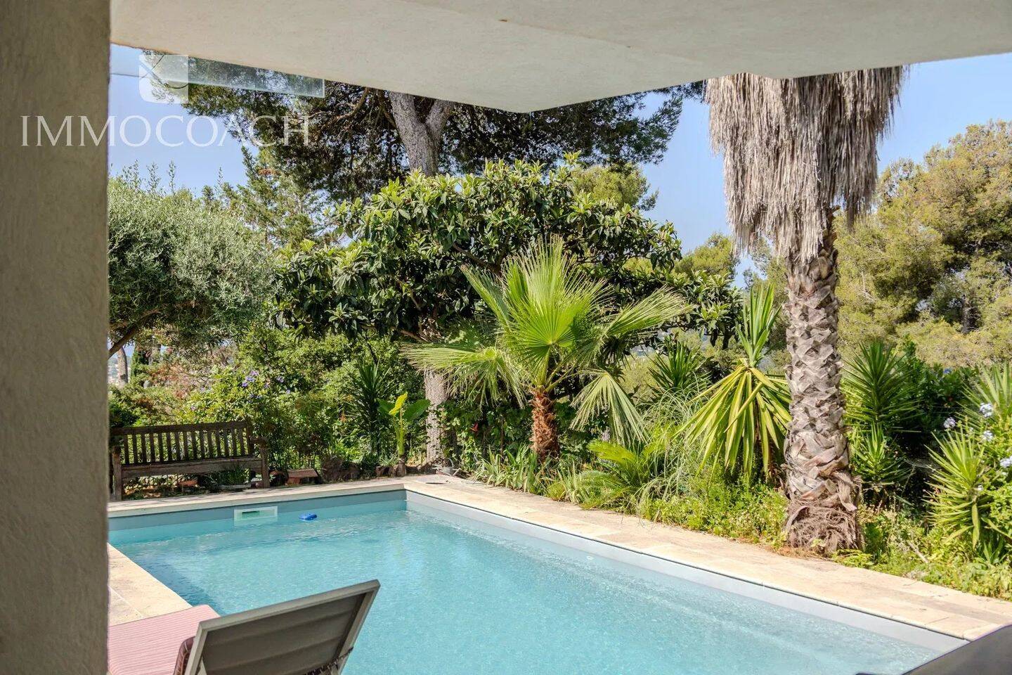 Maison 9 pièces 270 m² · à Carqueiranne · 270 m² · 1 688 000 €