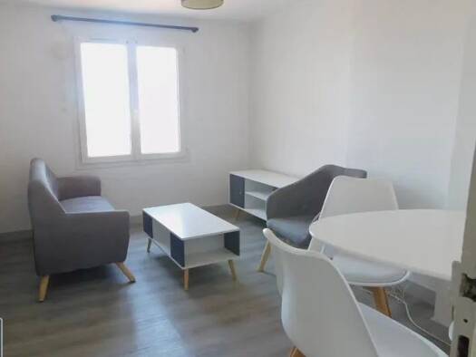 Appartement à louer 450 € 2 pièces 1 chambre 23 m² Étage 3/4 École Édouart Herriot-École maternelle Rodrigues Agen 47000