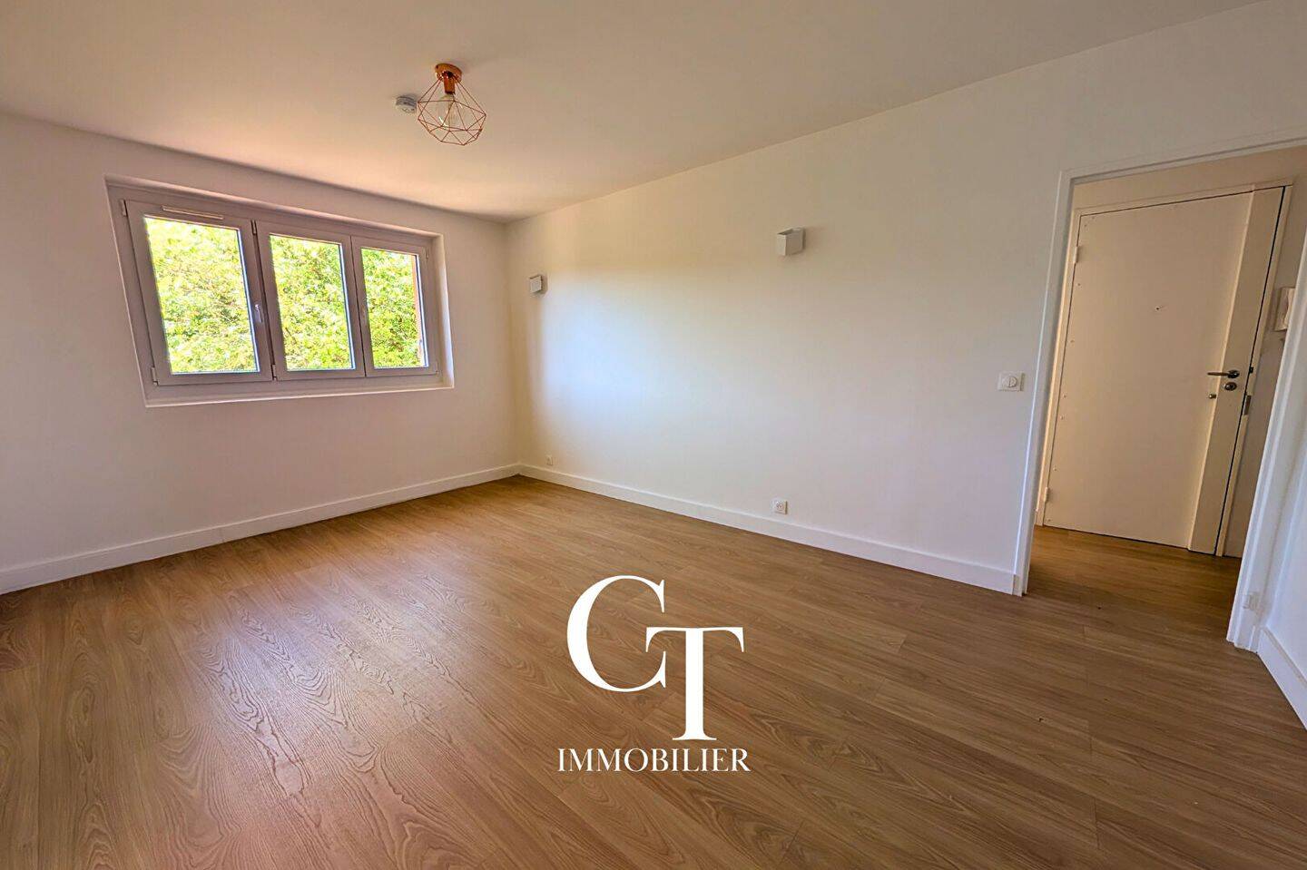 Appartement 3 pièces 53 m² · à Versailles · 52,8 m² · 1 350 €