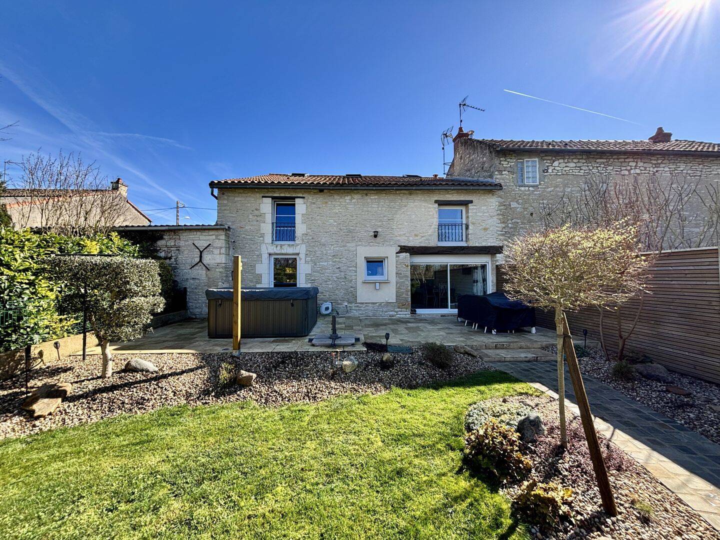 Maison 4 pièces 140 m² · à Neuville-de-Poitou · 140 m² · 268 000 €