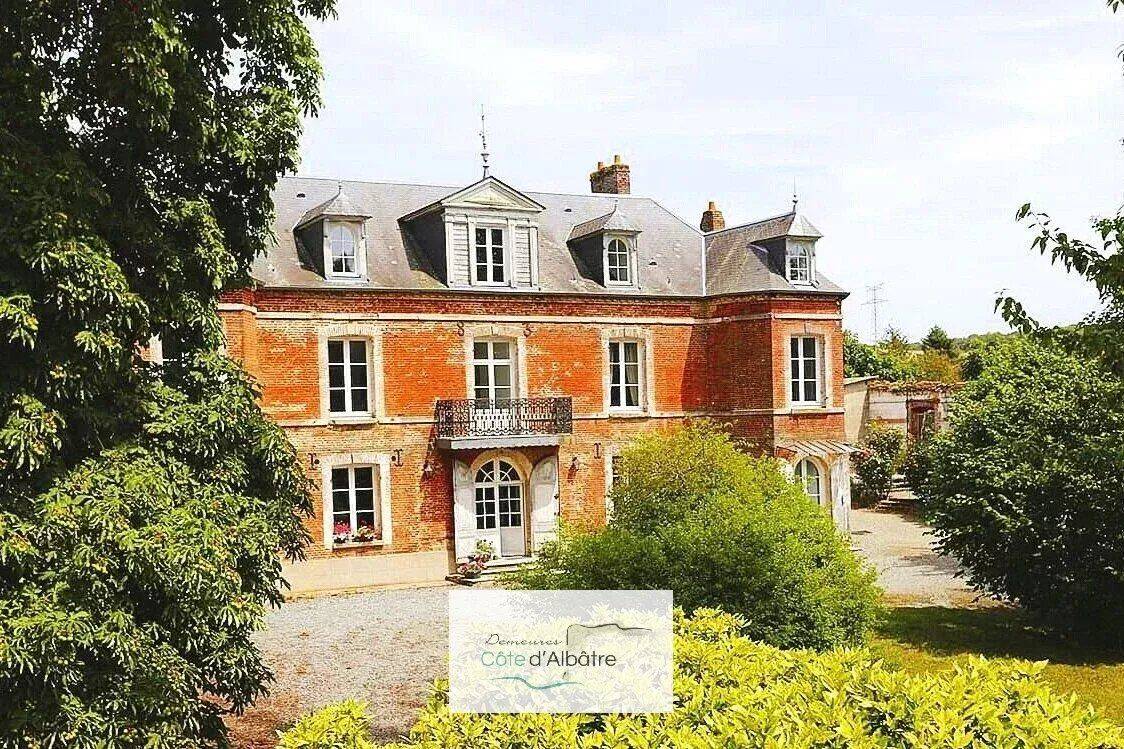 Maison 330 m² · à Eu · 329,9 m² · 685 000 €