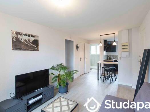 Colocation à louer 370 € 1 pièce 3 chambres 21 m² RDC Gespe-Courteboule Tarbes 65000