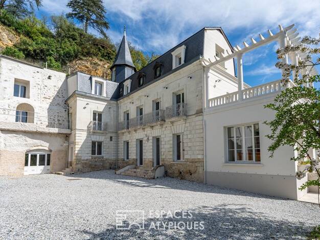 Maison à vendre 1 716 000 € 8 pièces 5 chambres 277 m² 3 949 m² de terrain Rochecorbon 37210