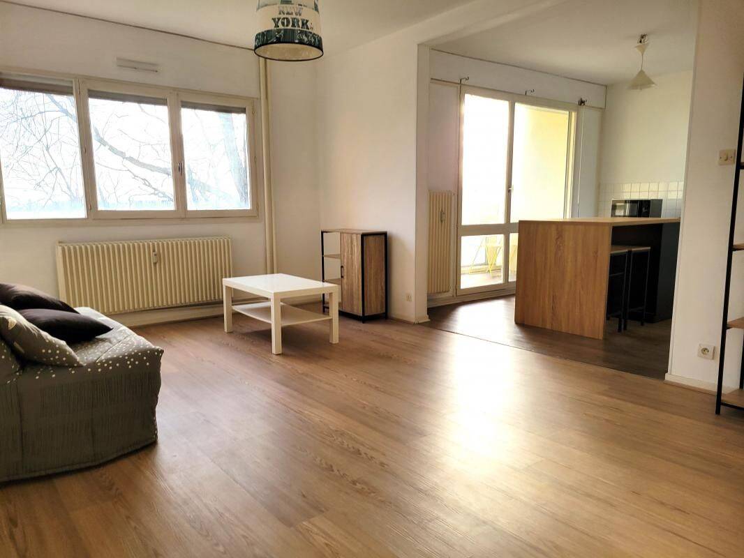 Appartement 1 pièce 33 m² · à Le Creusot · 33,3 m² · 400 €