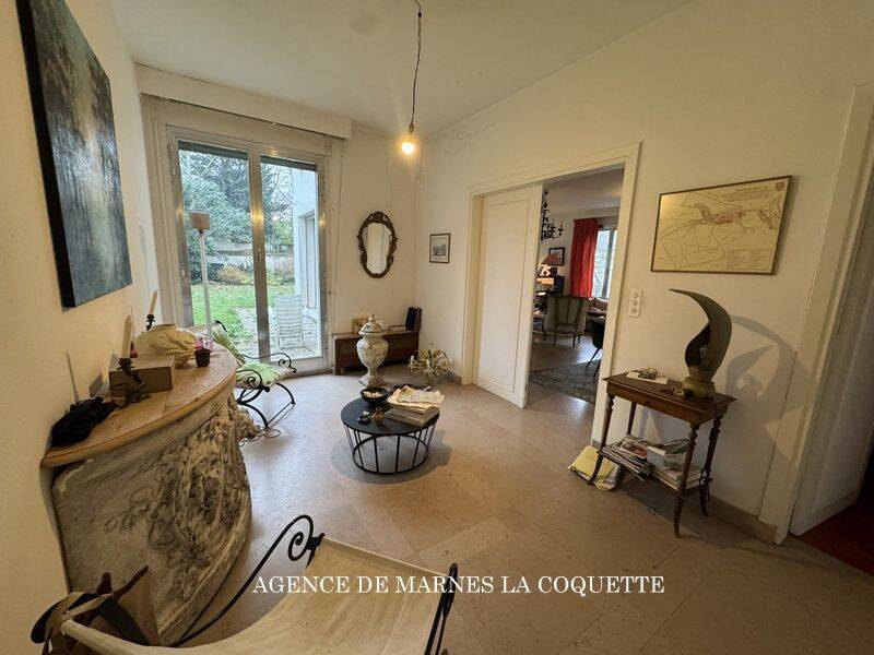 Appartement 7 pièces 234 m² · à Marnes-la-Coquette · 234 m² · 1 250 000 €