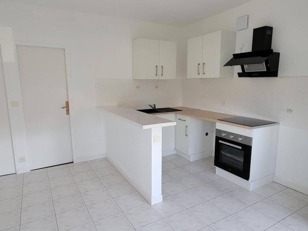 Appartement 3 pièces 55 m² · à Saint-Laurent-d'Andenay · 54,6 m² · 519 €/mois