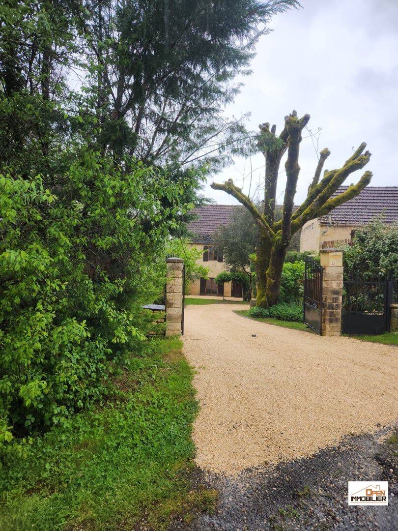 Maison 7 pièces 205 m² · à Les Eyzies · 205 m² · 279 000 €