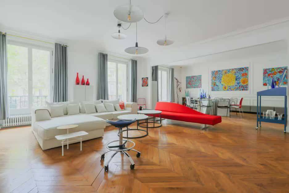 Appartement 5 pièces 250 m² · à Paris 8ème Arrondissement · 250 m² · 15 600 €