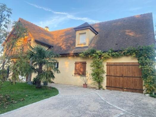 Maison à vendre 323 000 € 5 pièces 4 chambres 172 m² 828 m² de terrain Saint-Ambreuil 71240