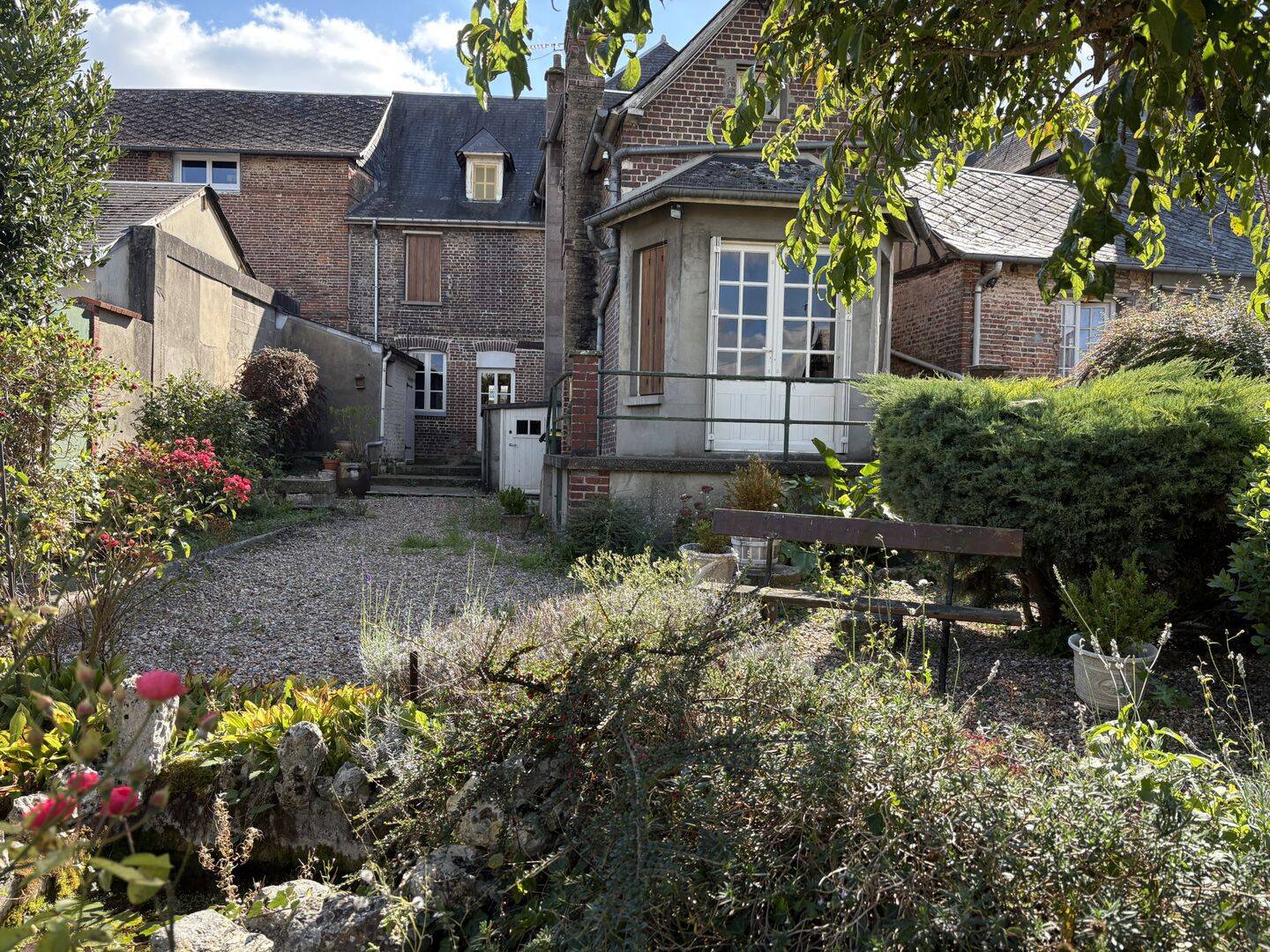 Maison 9 pièces 158 m² · à Charleval · 157,8 m² · 178 000 €